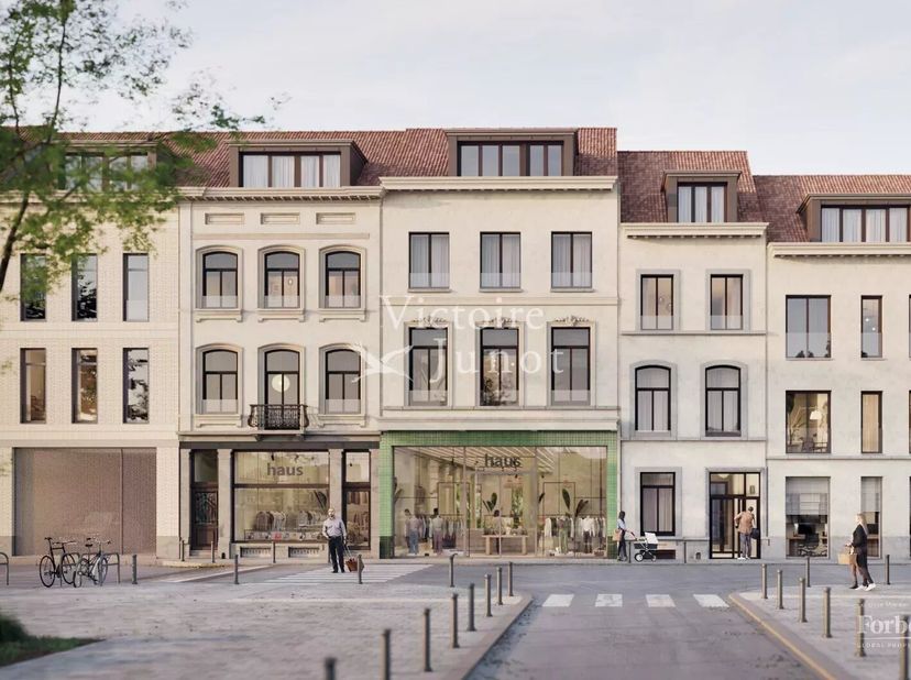 Victoire-Junot presenteert dit exclusieve project met 30 eenheden, een nieuwe karaktervolle woonervaring, gelegen in Etterbeek, in de onmiddellijke na