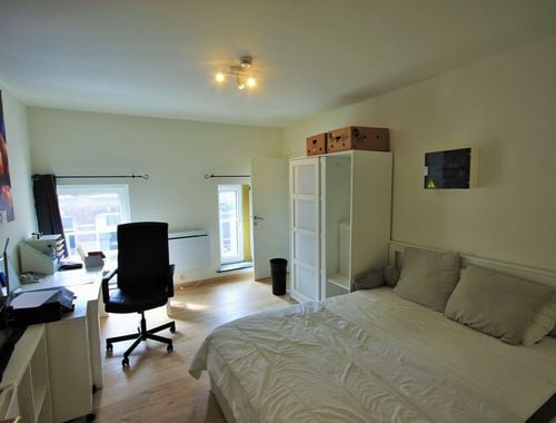                                         Flat te huur in Charleroi, € 500
