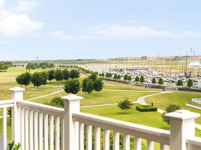 Gelegen op een absolute toplocatie aan de Belgische kust bevindt zich deze uitzonderlijke penthouse in het hart van Nieuwpoort. U geniet hier van een