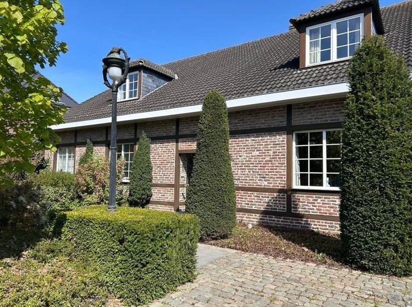 Maison à vendre à Brugsesteenweg 186,
                    8800 Roeselare