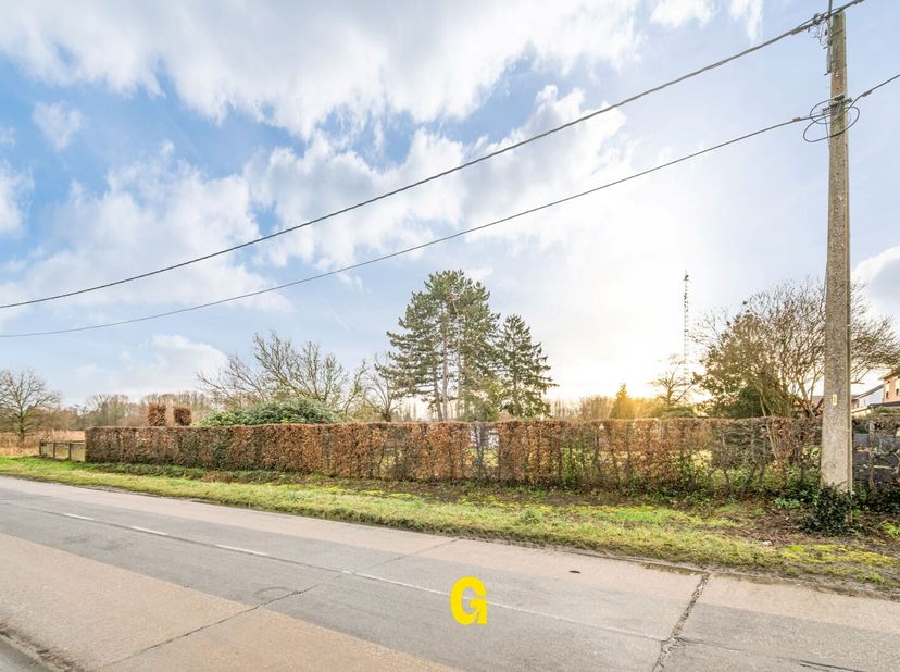 Terrain à vendre
                    à 3700 Mal