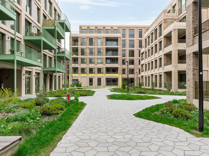 Bien professionnel à vendre
                    à 2800 Mechelen