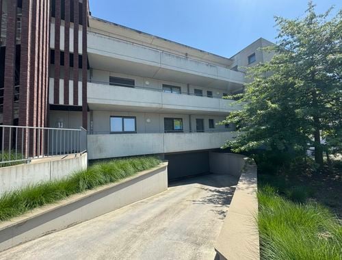                                         Appartement à louer à Overboelare, € 810
