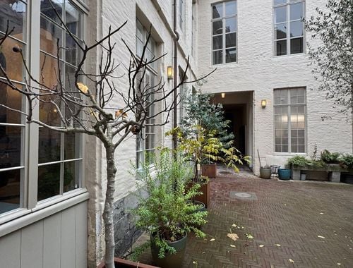                                         Bureaux à louer à Gent, € 975
