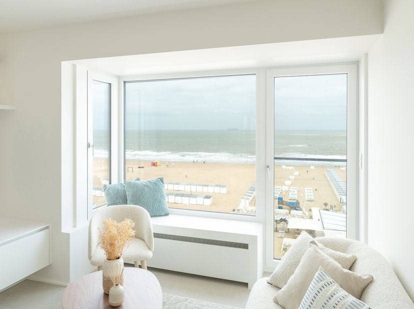 Mooi vernieuwd vakantieappartement met 2 slaapkamers met prachtig zeezicht op een topligging te Knokke aan het Albertstrand, tussen het Casino en het