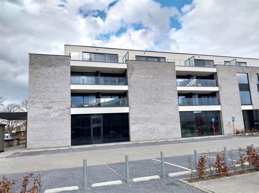 Demandez votre visite sur info@optimusvastgoed.be !<br />
À LOUER : Appartement récent d'une chambre à Beverlo !<br />
Cet appartement contemporain si