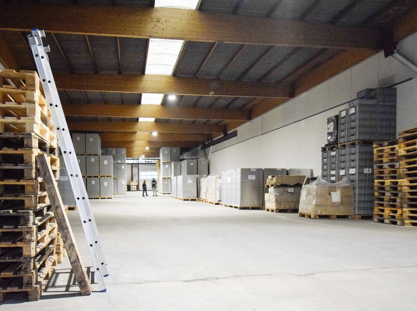 Bedrijfsvastgoed te huur in Izegemsestraat 95,
                    8800 Rumbeke