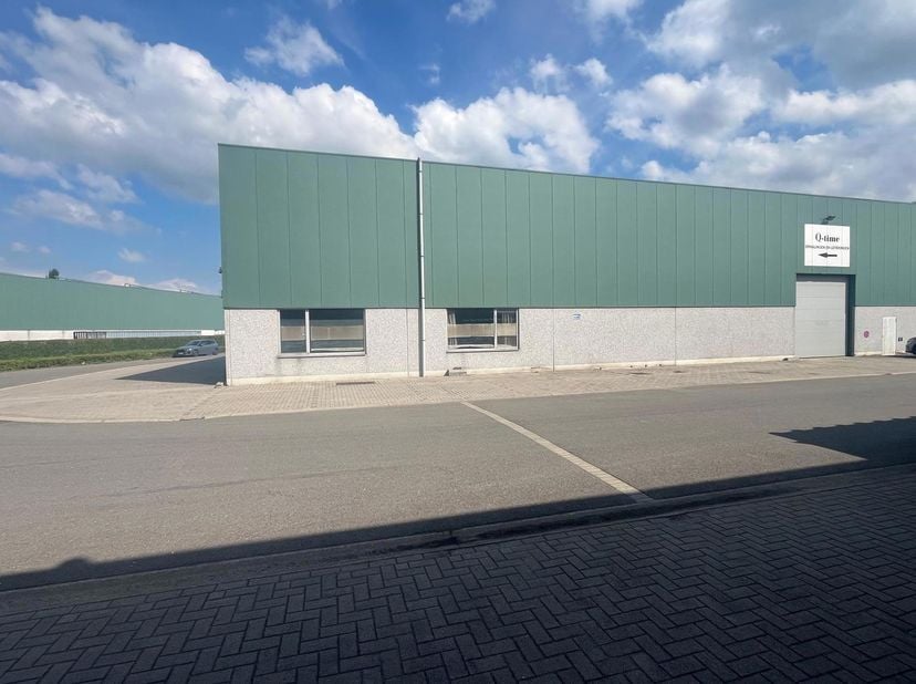 Bien professionnel à louer
                    à 2160 Wommelgem