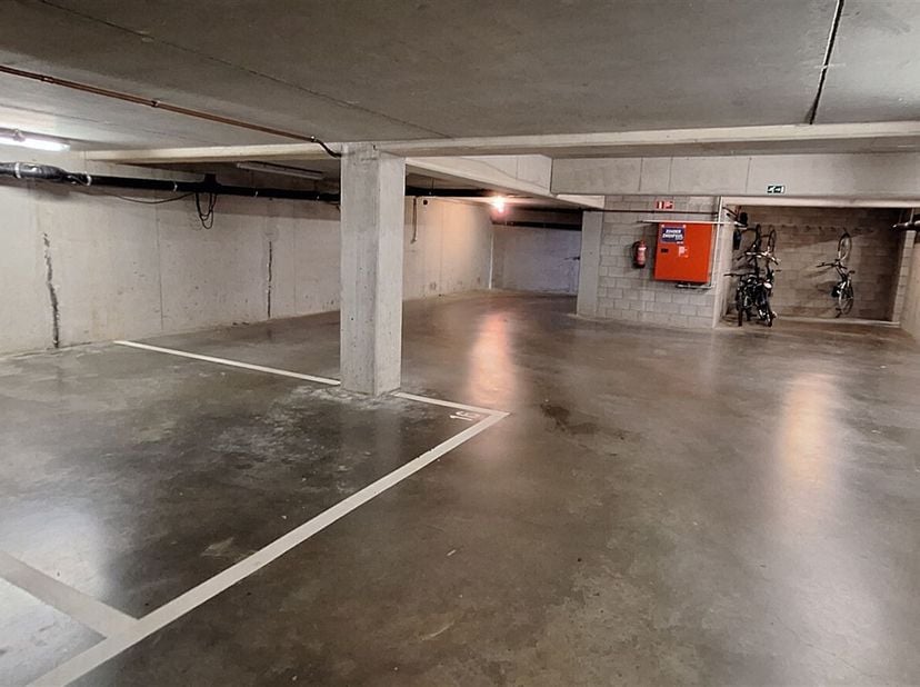 Garage à louer
                    à 2460 Kasterlee
