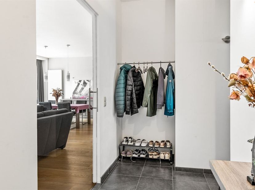 Ruim Luxe-appartement (123m²) met 3 slaapkamers en ruim terras (15m²) gelegen op het gegeerde Eilandje<br />
Ligging:<br />
Gelegen in de iconische Na