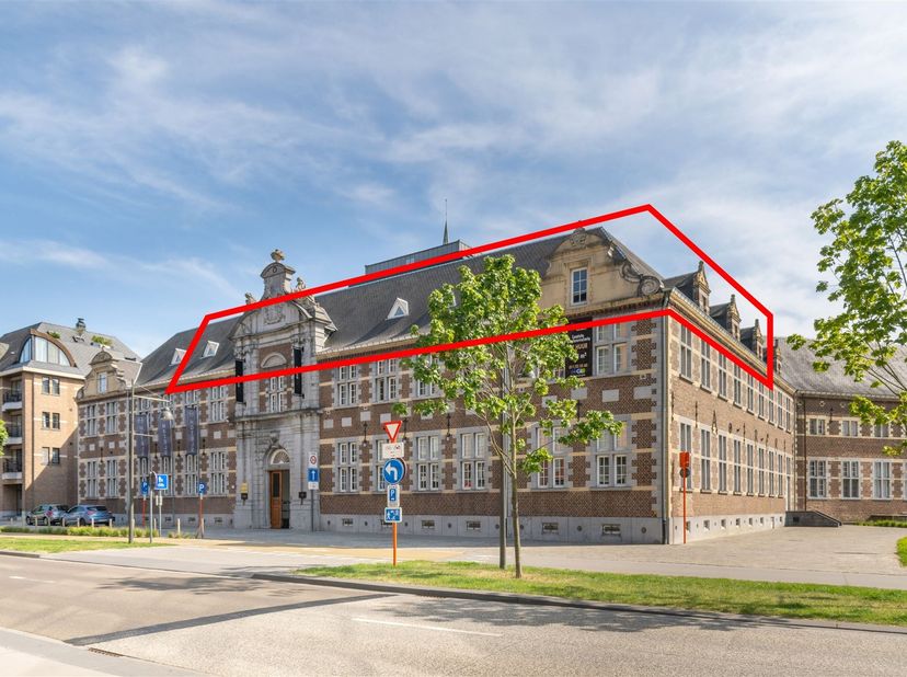 Bien professionnel à louer
                    à 3500 Hasselt