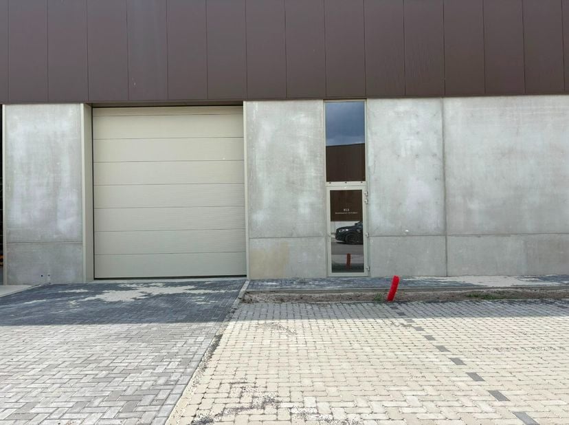 Multifunctionele nieuwe bedrijfshal met parkeergelegenheid en een zeer goede ligging in Halen.Voor meer info ga naar https://www.era.be/nl/te-huur/hal