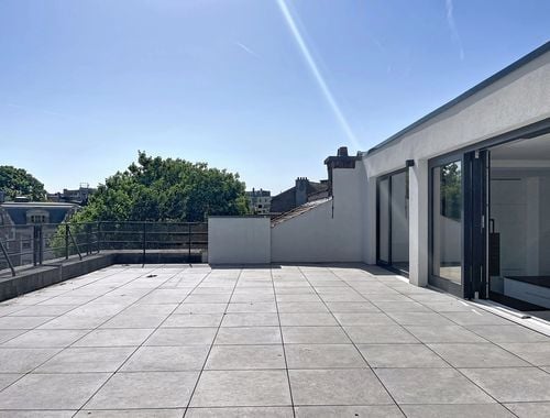                                         Penthouse à louer à Etterbeek, € 4.200
