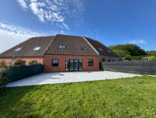                                        Eengezinswoning te huur in Blaton, € 980
