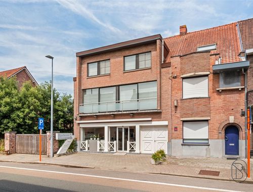                                         Handelspand met woonst te koop in Waregem, € 425.000
