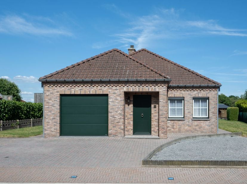 WONING te Bree (Tongerlo), Groenstraat 3:<br />
- kadastraal gekend: afdeling 4, sectie B, 0804DP0000; <br />
- perceeloppervlakte: 7a88;<br />
- kada