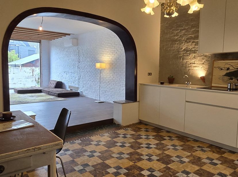 Karaktervolle Art Deco woning met 4 slaapkamers, Mechelen<br />
<br />
Altijd al gedroomd om wakker te worden met het gebrul van de leeuw of het gekir
