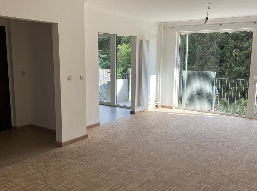 Residentie, energiezuinig en gerenoveerd appartement met terras, garage en kelder.<br />
<br />
Prachtig gerenoveerd en energiezuinig appartement te K