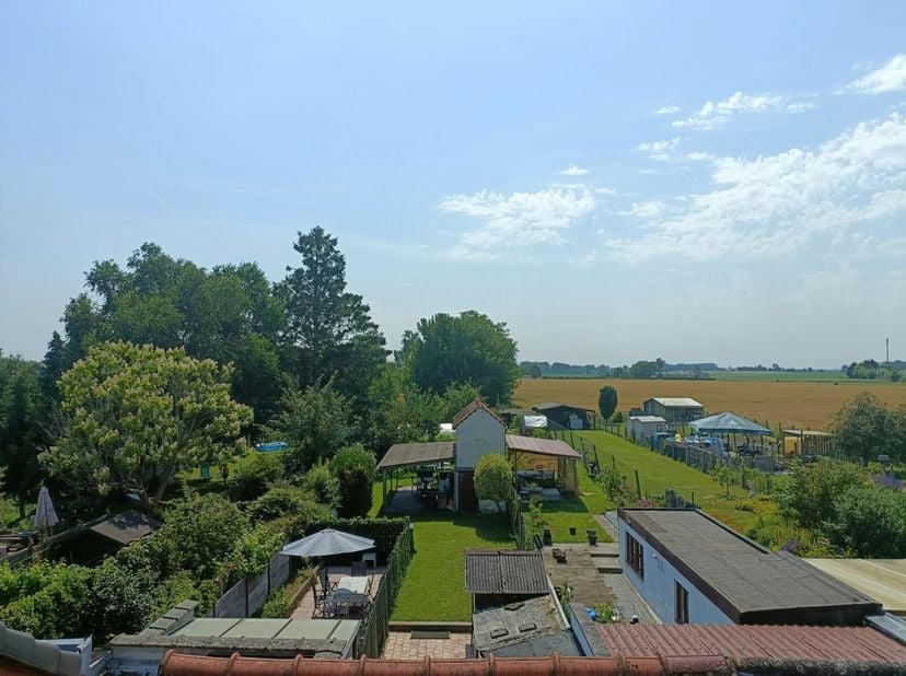 TE KOOP in GERAARDSBERGEN (9500 Overboelare) - Charmante gezinswoning met 4 slaapkamers en adembenemend verzicht.<br />
<br />
Bent u op zoek naar een