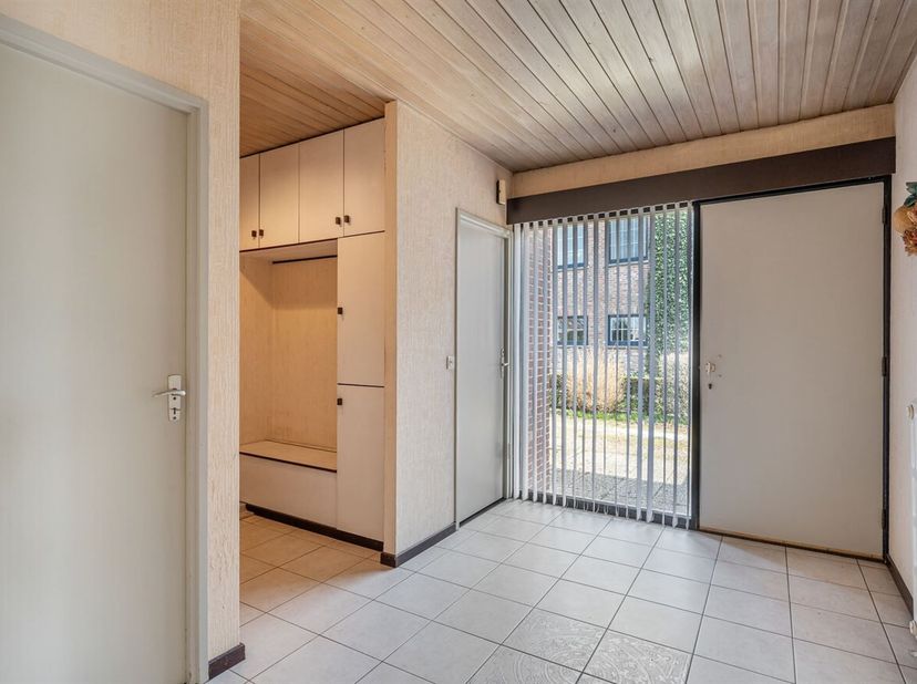 Vrijstaande woning met veel potentieel op topligging in Lommel<br />
Op zoek naar een woning die je naar eigen smaak kan inrichten? Deze vrijstaande w