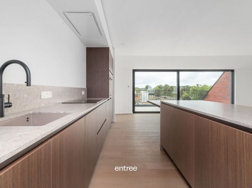 <br />
In Destelbergen, verscholen in het groene Scheldeland en toch vlak bij het bruisende stadsleven, bevindt zich residentie Valeria: een kleinscha