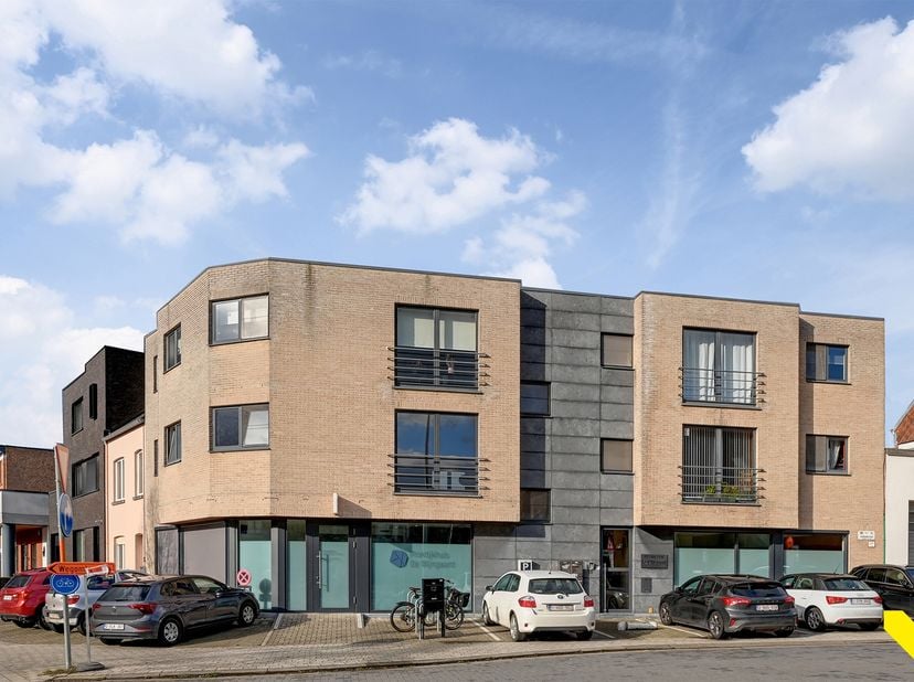 Dit appartement gelegen op de 2de verdieping (bouwjaar 2004) is de ideale woonst voor starters of investeerders. Dankzij het punctueel onderhoud is he
