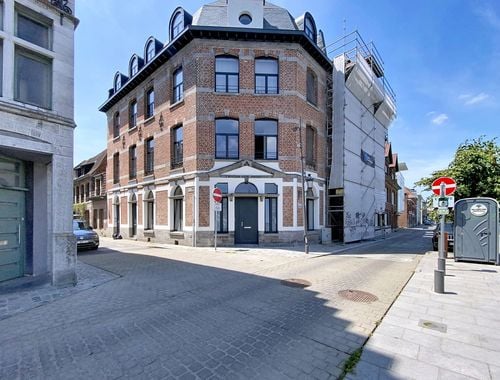                                         Appartement à louer à Tournai, € 875
