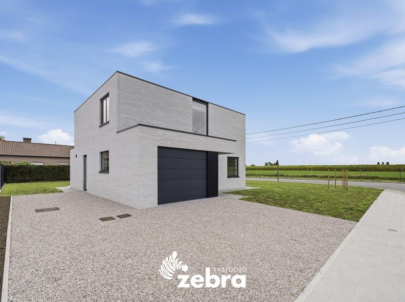 Huis te koop in Pittemse Binnenweg 1,
                    8760 Meulebeke