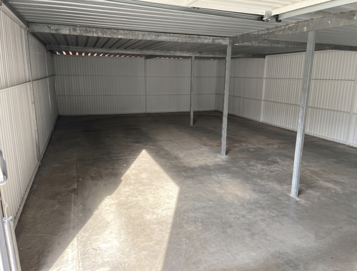                                         Entrepôt sans bureau à louer à Kruibeke, € 435
