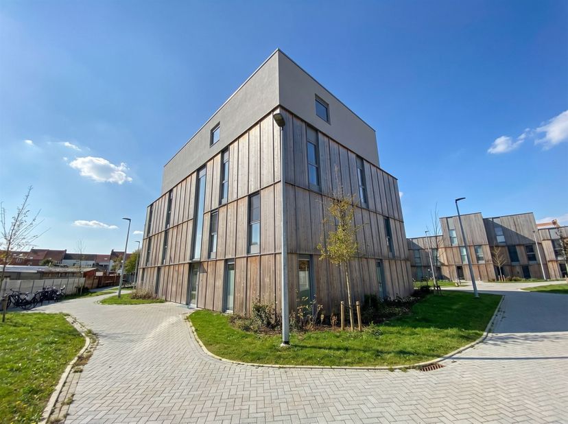 HEDENDAAGS APP MET 2 SLKS, TERRAS &amp; AUTOSTAANPLAATS<br />
<br />
In Sint-Niklaas treffen wij residentie 't Fineer aan. Een toplocatie voor wie wil g