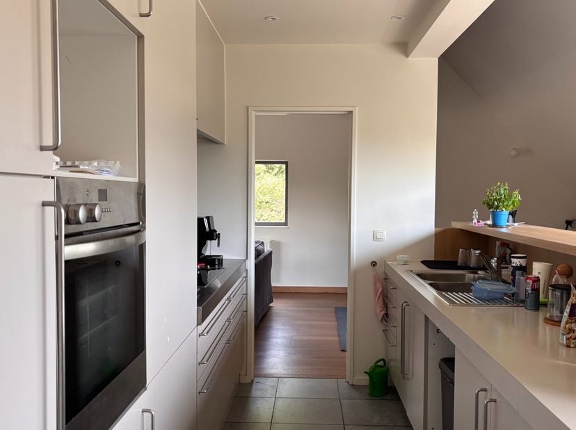 ALGEMEEN:<br />
Ruim duplex appartement van 165 m² met 2 slaapkamers.&amp;nbsp;<br />
<br />
INDELING: Verdieping 2: inkomhal met apart toilet, living met