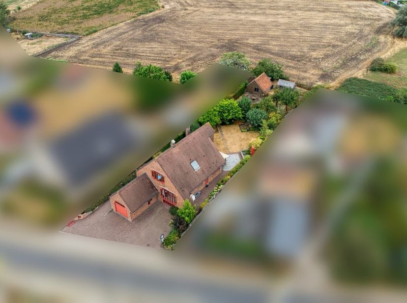 Bien professionnel à vendre
                    à 9910 Knesselare