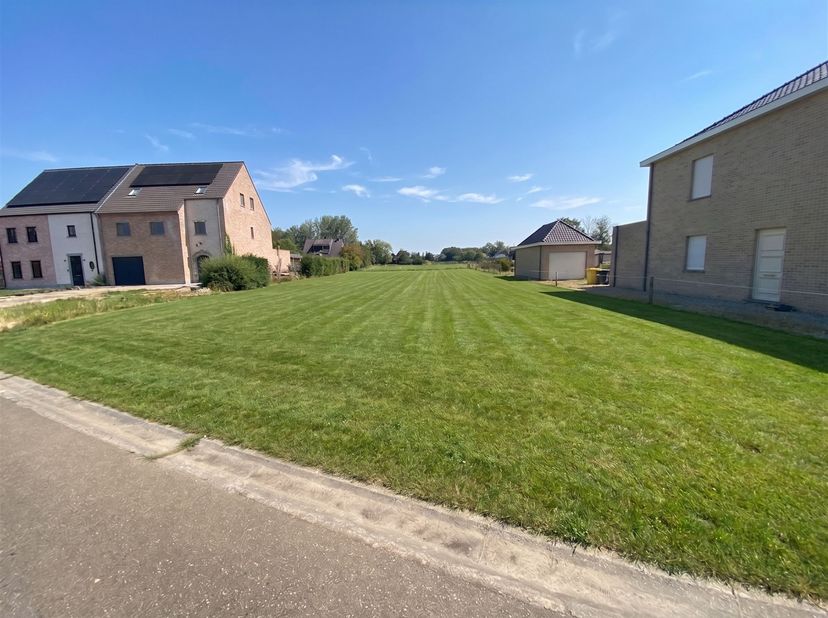 Droom je ervan om je eigen woning volledig naar wens te bouwen? Dan is deze ruime bouwgrond van maar liefst 25 are in Haacht misschien precies wat je