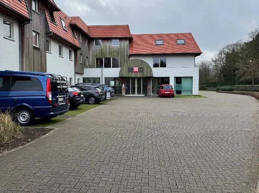 Deze zorgeloze vastgoedinvestering is gelegen aan de Belgische Kust, waar u ook zelf van kan genieten.<br />
Ibis De Haan biedt u de mogelijkheid om t
