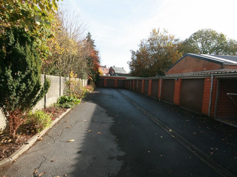 Garage à louer
                    à 8700 Tielt
