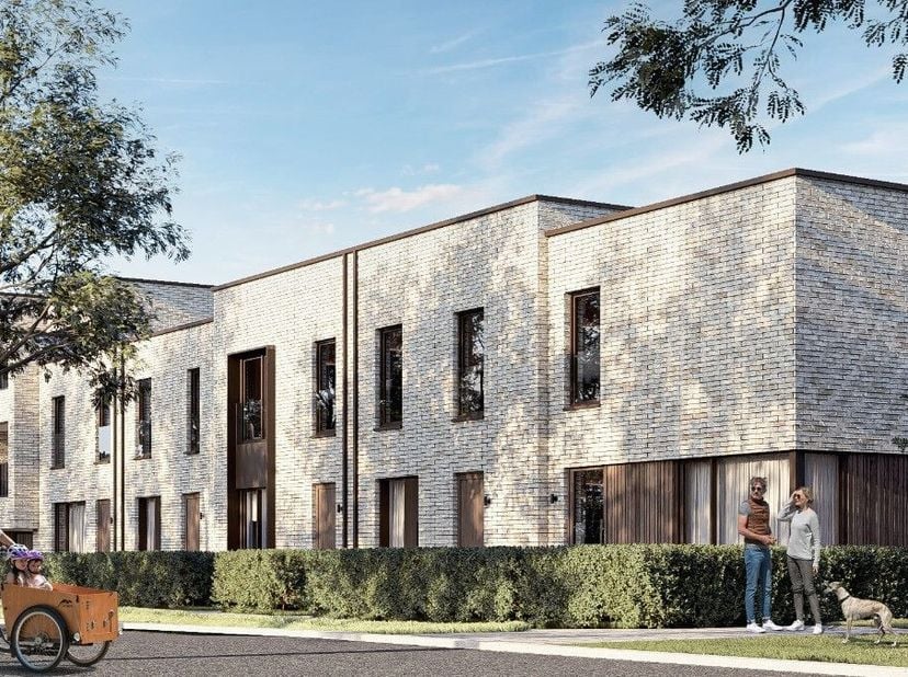 Belle maison de construction récente avec 3 chambres et un jardin privé. La propriété dispose d'un abri pour voiture et de toutes les commodités. Bien