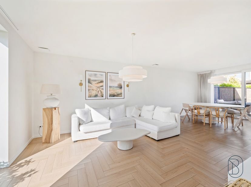 Moment de visite le mardi 17/02 de 16h à 18h30 !<br />
À vendre : superbe maison récente, très économe en énergie, idéalement située et à distance de
