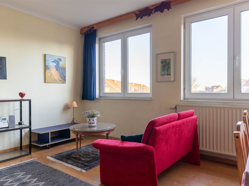 Property One biedt u dit charmante appartement aan, ideaal gelegen in een gegeerde en residentiële wijk, in de onmiddellijke nabijheid van het Albertp