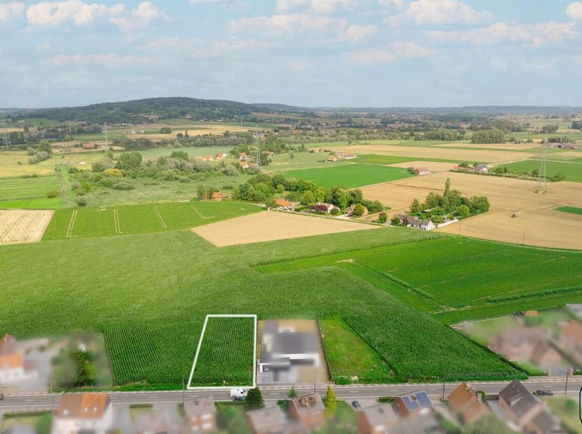 Vous êtes à la recherche dun terrain à bâtir situé dans un cadre exceptionnel avec une magnifique vue dégagée ? Alors cette spacieuse parcelle de 1.20