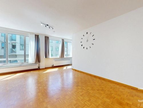                                         Appartement te huur in Neder-over-Heembeek, € 950
