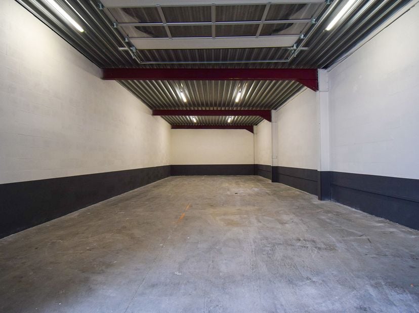 Ligging en bereikbaarheid<br />
Gelegen op een strategische locatie in Maasmechelen:<br />
- 1 km van de N78<br />
- 2 km van autostrade E314<br />
-