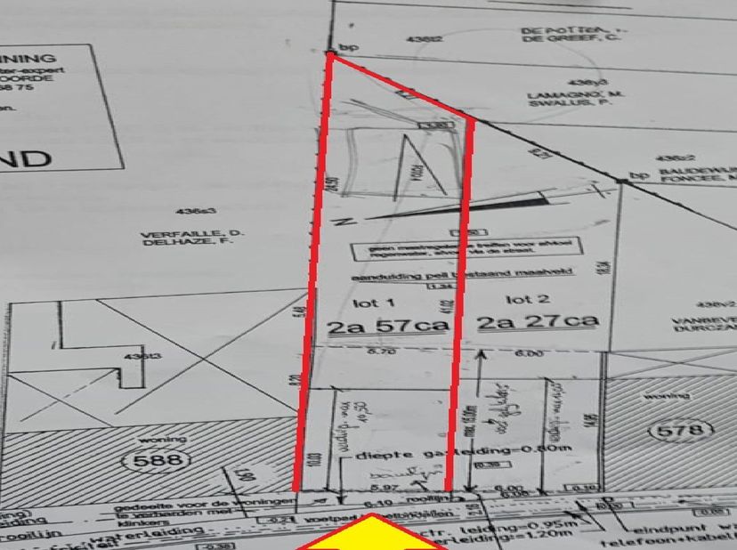 Situé dans une agréable rue résidentielle, terrain à vendre de +/- 257 m² avec une Largeur de +/- 5,90 m sur une profondeur de +/- 40 m.<br />
Permis