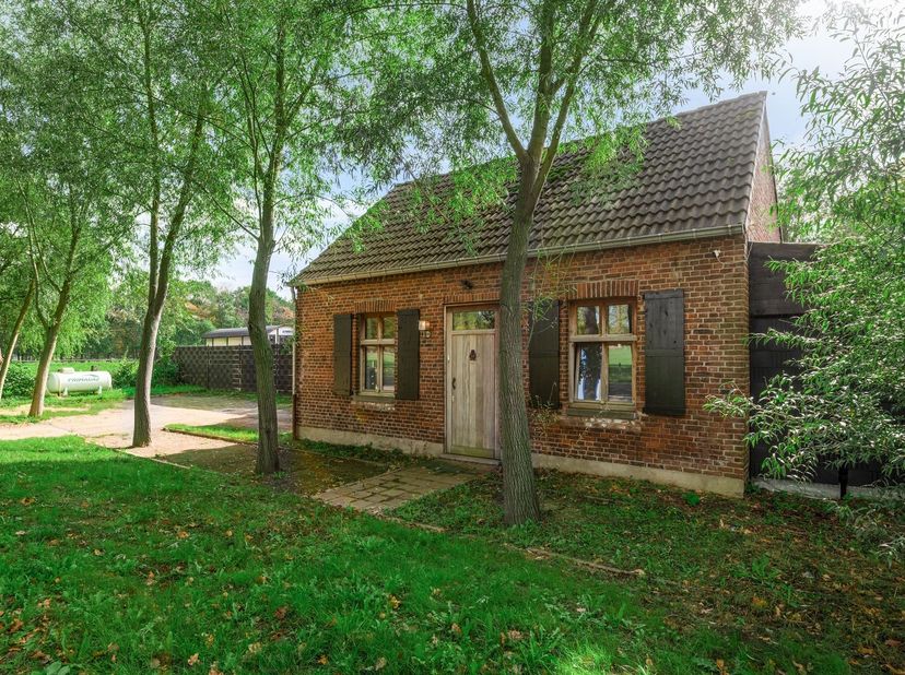 Huis te koop in Diestersteenweg 164,
                    3680 Neeroeteren