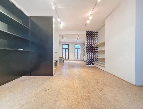                                         Bureaux à louer à Bruxelles, € 1.200
