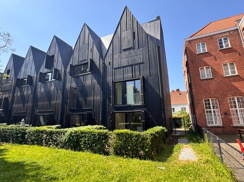 Instapklare stapelwoning met ruim zonneterras, garagebox en prachtige stadstuin in De Wispeltuin<br />
<br />
In het prestigieuze woonproject De Wispe