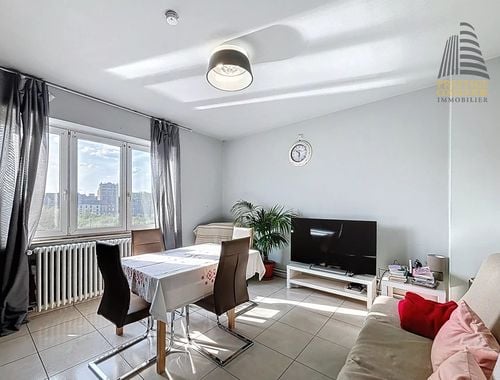                                         Studio met slaaphoek te koop in Anderlecht, € 139.000
