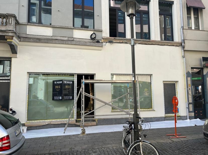 Bien professionnel à louer
                    à 2018 Antwerpen
