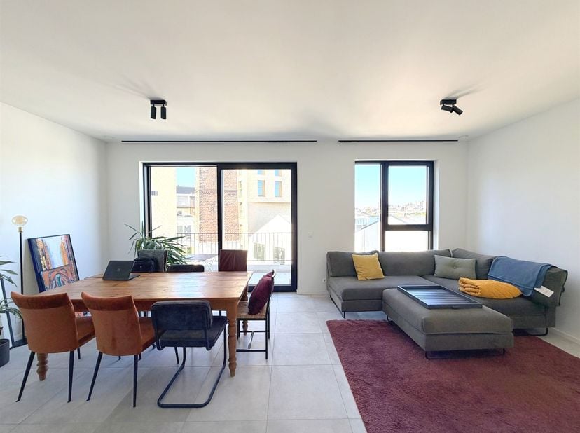 COMFORTABEL 2SLK APP MET TERRAS IN EEN NIEUWE WOONBUURT<br />
<br />
Residentie John Martin is gelegen in de Tulpstraat/Klamperstraat te 2060 Antwer