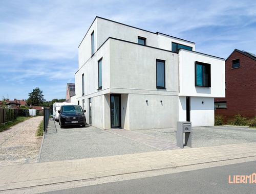                                         Koppelwoning te koop in Oordegem, € 532.000
