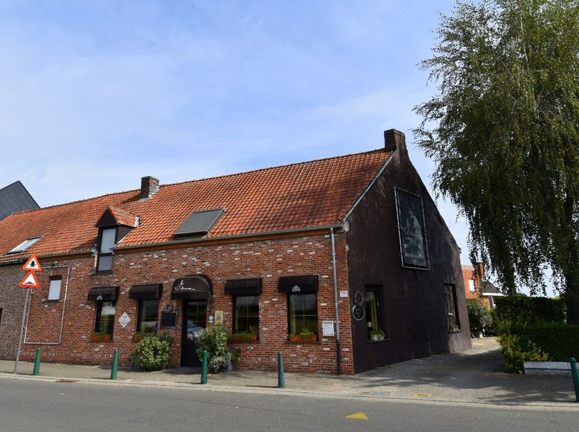 Bien professionnel à vendre
                    à 8560 Gullegem